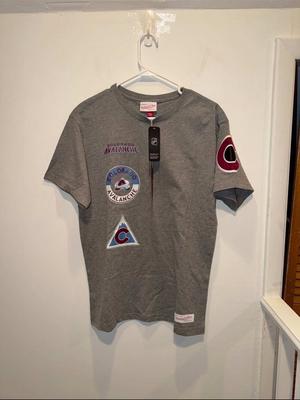 Colorado Avalanche Mitchell & Ness Heather Gray Shirt. Mens Small (NWTS)